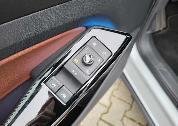 Volkswagen ID.4 cena 154900 przebieg: 21855, rok produkcji 2021 z Głuszyca małe 466